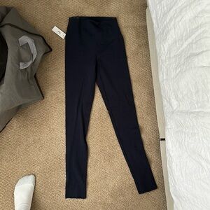 Aritzia TNA Leggings